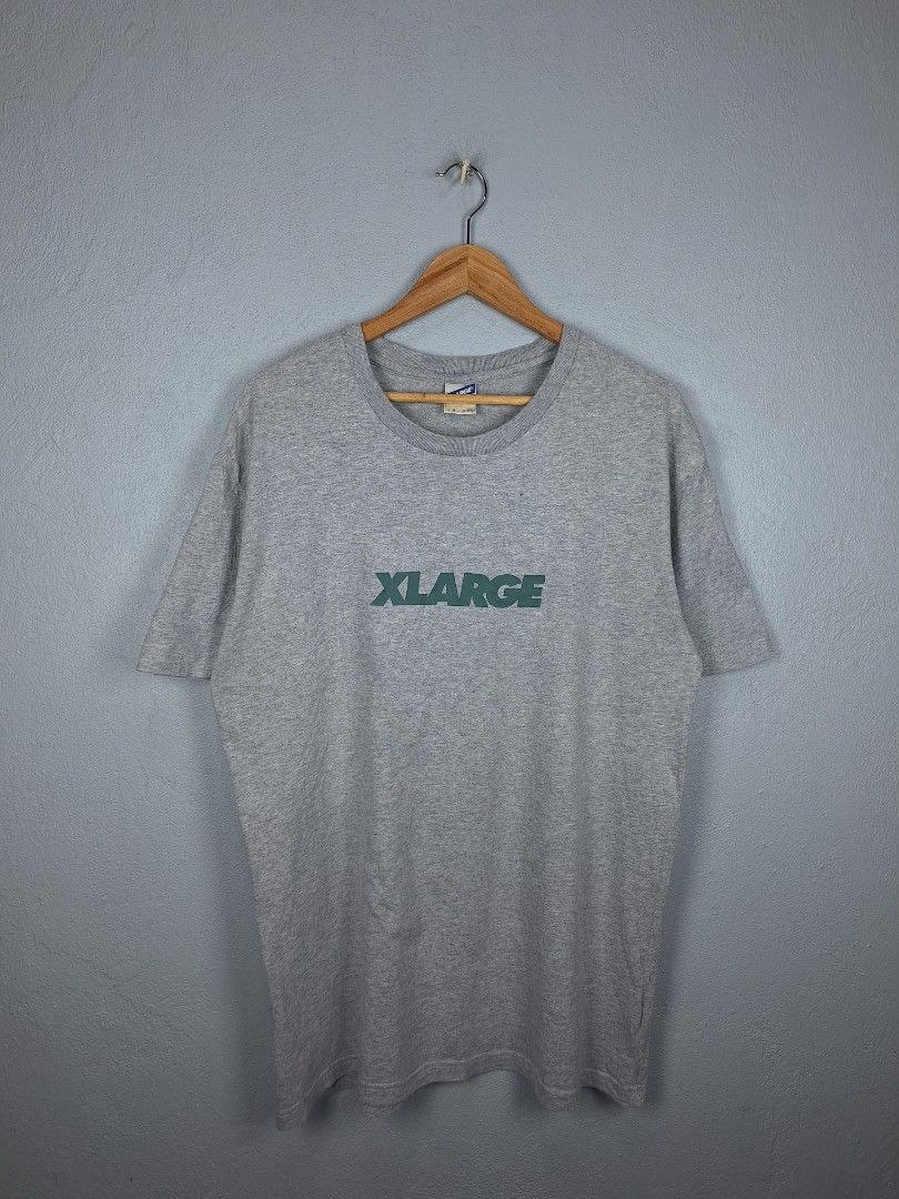 XLARGE Grey T-shirt (Category: Tshirts & Polo Shirts ) located in Sibulan. Submitted by studioxano (Listing ID 1462302582, Image 1). Description: XLARGE Grey T-shirt -P350 + SF Size L length 30.5 / Width 22.5 Excellent condi 9/10 color rate sign usage Loc: Dumaguete city.
