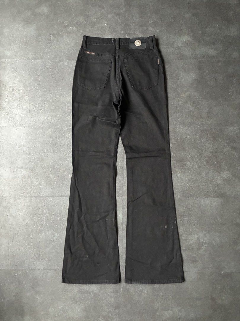 Y2K 2000s Kozilon Flared Bootcut (Category: Jeans) located in Cabuyao City. Submitted by hesovint. (Listing ID 1462397060, Image 2). Description: IG: heso.vint Flaw: signs of use Fits: waist: 26 length: 41 thigh: 10 leg: 10 inseam: unit: inches +sf.