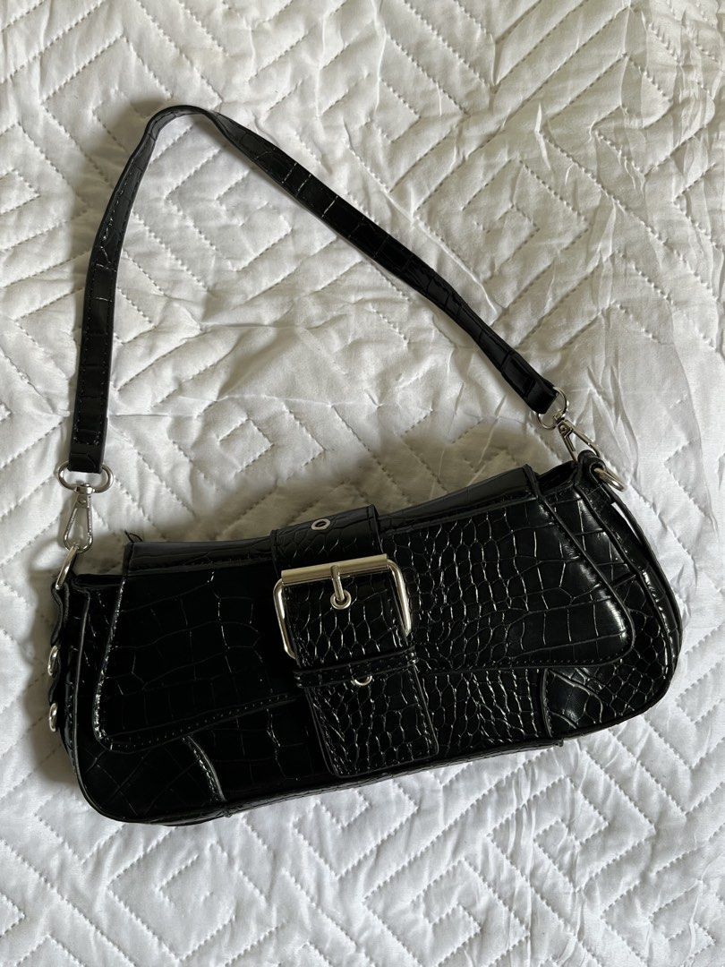 y2k black crocodile print kili bag (Category: Shoulder Bags) located in Quezon City. Submitted by reverencesiren.ph (Listing ID 1462408453, Image 1). Description: no issues or flaws. not from shein..