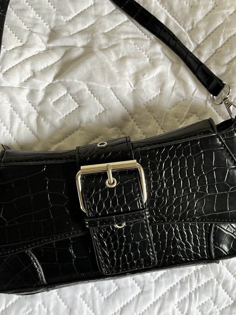 y2k black crocodile print kili bag (Category: Shoulder Bags) located in Quezon City. Submitted by reverencesiren.ph (Listing ID 1462408453, Image 2). Description: no issues or flaws. not from shein..