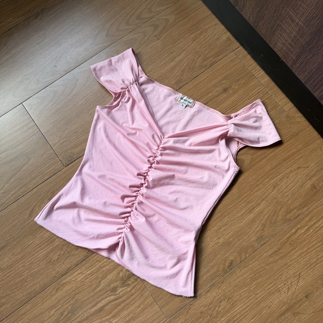 Y2k light pink ruched babydoll top (Category: Blouses) located in Angeles City. Submitted by sadgurlsneedmoney_ (Listing ID 1462282804, Image 1). Description: .