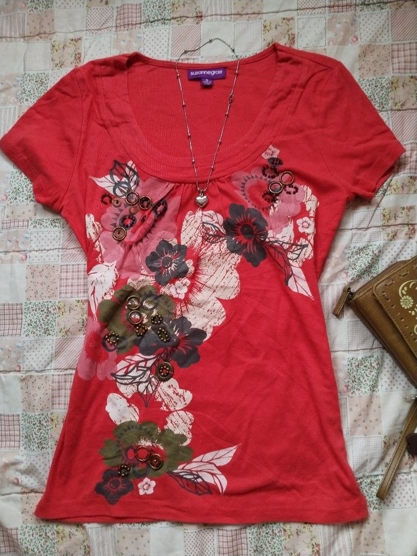 Y2k suzannegrae Top (Category: Others Tops) located in Cebu City. Submitted by thrift_with_anjel (Listing ID 1462421689, Image 1). Description: ❀.ೃ࿔suzannegrae top❀.ೃ࿔* 🌹Brand: suzannegrae 🥀Flaw: none 🌸Bust: 34-44 🌸Waist: 28-40 🌷Mine: 150(AU).