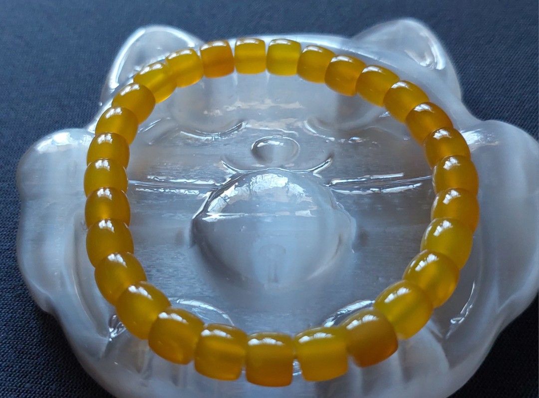 Yellow Agate Bracelet (Category: Bracelets) located in Gapan. Submitted by purseofjune (Listing ID 1462286386, Image 1). Description: 16cm wrist size 8mm bead size.
