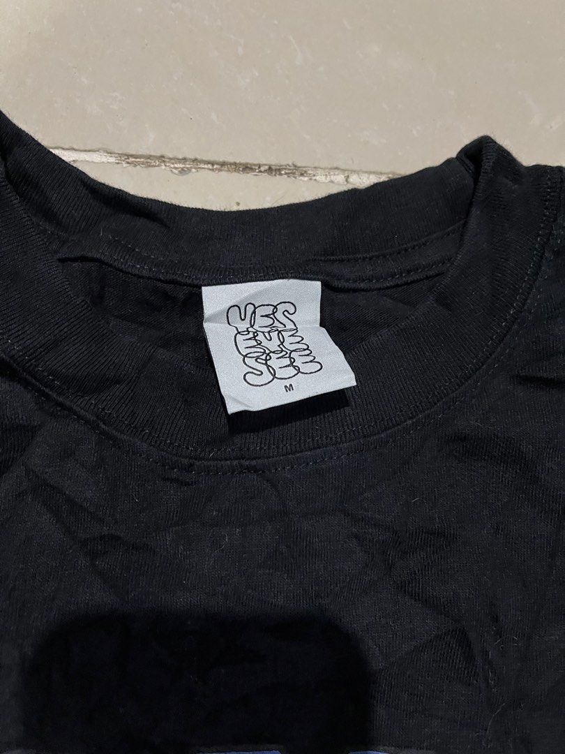 YESEYESEE (Category: Tshirts & Polo Shirts ) located in Valencia. Submitted by hunterxthrifter (Listing ID 1462423796, Image 3). Description: GOOD ASNEW NO ISSUE SIZE MED TO LARGE .