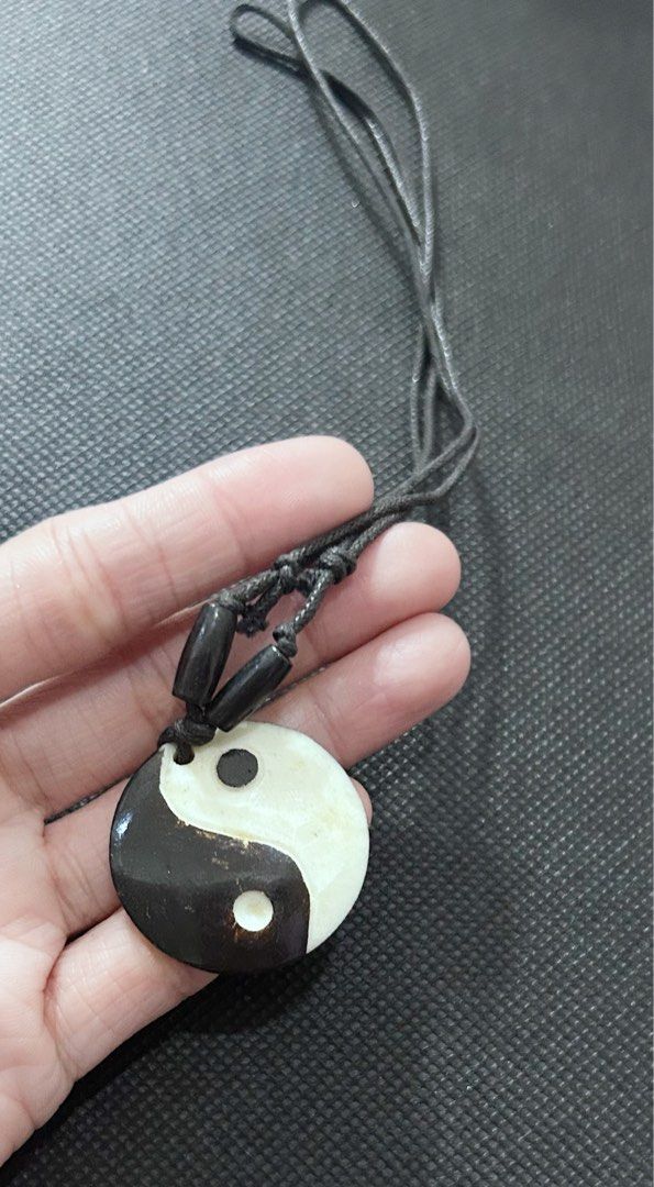 Yin Yang Pendant (Category: Charms) located in Makati City. Submitted by cestparfaitvintagejewelries (Listing ID 1462290094, Image 3). Description: .