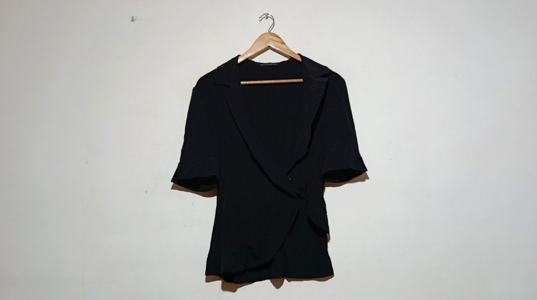 Yohji Yamamoto - Asymmetrical Drape Lapels - Offset Front Closure 100% Silk (Category: Others Tops) located in San Fernando. Submitted by son.twice.stuff (Listing ID 1462378581, Image 1). Description: Item: Yohji Yamamoto - Asymmetrical Drape Lapels - Offset Front Closure 100% Silk Tagged Size: 1 Fit Small To Medium Dimensions Length: 25.5" Width: 17" Shoulder: 17" Sleeve: 11" Condition: Excellent Made In Japan Material 100% Silk Price: 8800 Free