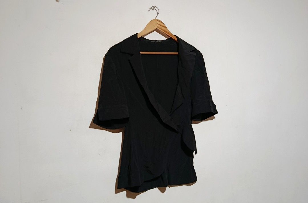 Yohji Yamamoto - Asymmetrical Drape Lapels - Offset Front Closure 100% Silk (Category: Others Tops) located in San Fernando. Submitted by son.twice.stuff (Listing ID 1462378581, Image 2). Description: Item: Yohji Yamamoto - Asymmetrical Drape Lapels - Offset Front Closure 100% Silk Tagged Size: 1 Fit Small To Medium Dimensions Length: 25.5" Width: 17" Shoulder: 17" Sleeve: 11" Condition: Excellent Made In Japan Material 100% Silk Price: 8800 Free