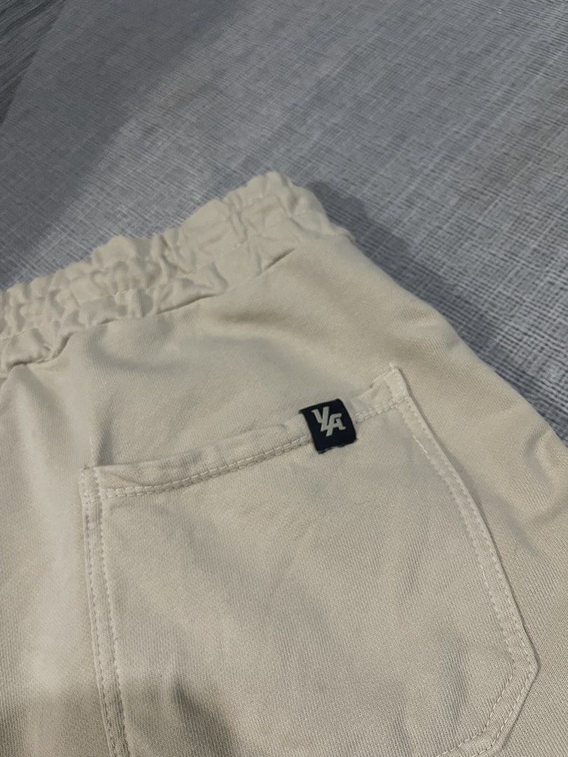 YoungLA womens short (Category: Shorts) located in Taytay. Submitted by ekselentekondisyon (Listing ID 1462387783, Image 3). Description: YoungLA womens short Size XL on tag W-32-38 L-16 Leg opening-12.5 Taytay rizal location W/lace W/2 side pockets.