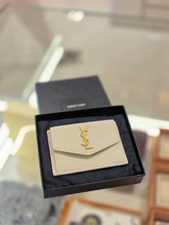 (Category: ) located in . Submitted by luxdesignerbrand (Listing ID 1462311728, Image 1). Description: .