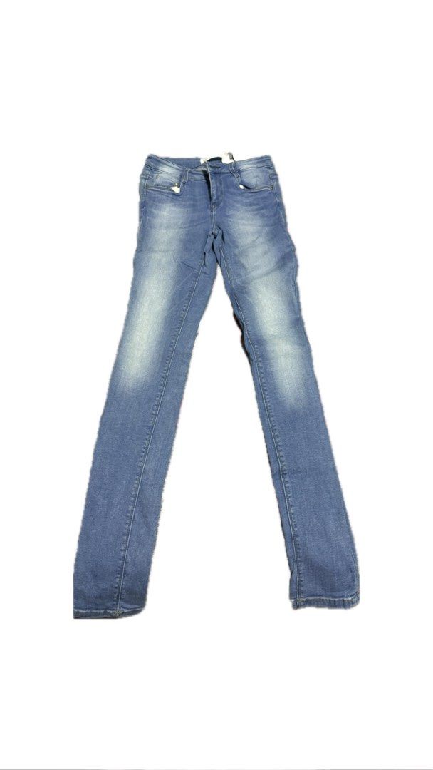 Zara Blue Denim Jeans (Category: Jeans) located in Paranaque City. Submitted by nikadeclutters (Listing ID 1462341659, Image 1). Description: Classic light wash blue denim jeans. Comfortable straight leg fit for everyday wear. Easy to style!.