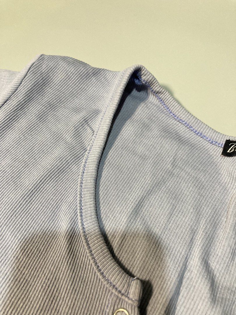 Zara Button down shirt (Category: Blouses) located in Manila. Submitted by prelovedstoreforyou (Listing ID 1462391401, Image 3). Description: .