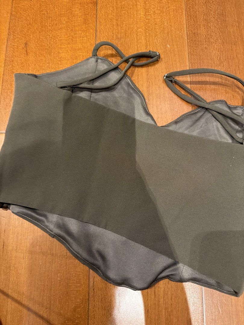 Zara Corset Top Olive Green (Category: Sleeveless) located in Manila. Submitted by megcloset__ (Listing ID 1462371184, Image 3). Description: Flaws: fashion tape mark.