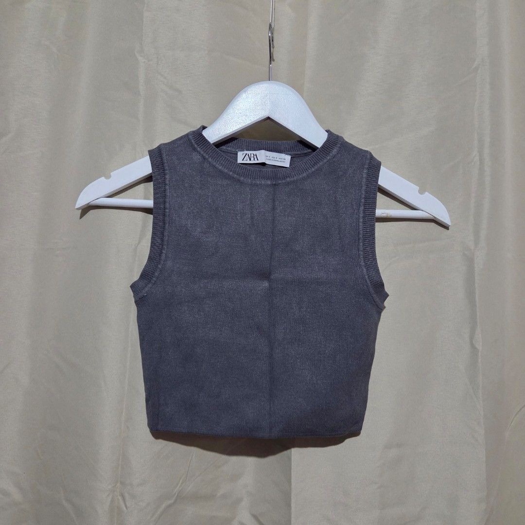 ZARA KNIT (Category: Sleeveless) located in Santiago. Submitted by fromboxes (Listing ID 1462264671, Image 1). Description: Like new Ships thru J&T Isabela North Luzon Shipping Nationwide No rush shipping 😊😊.