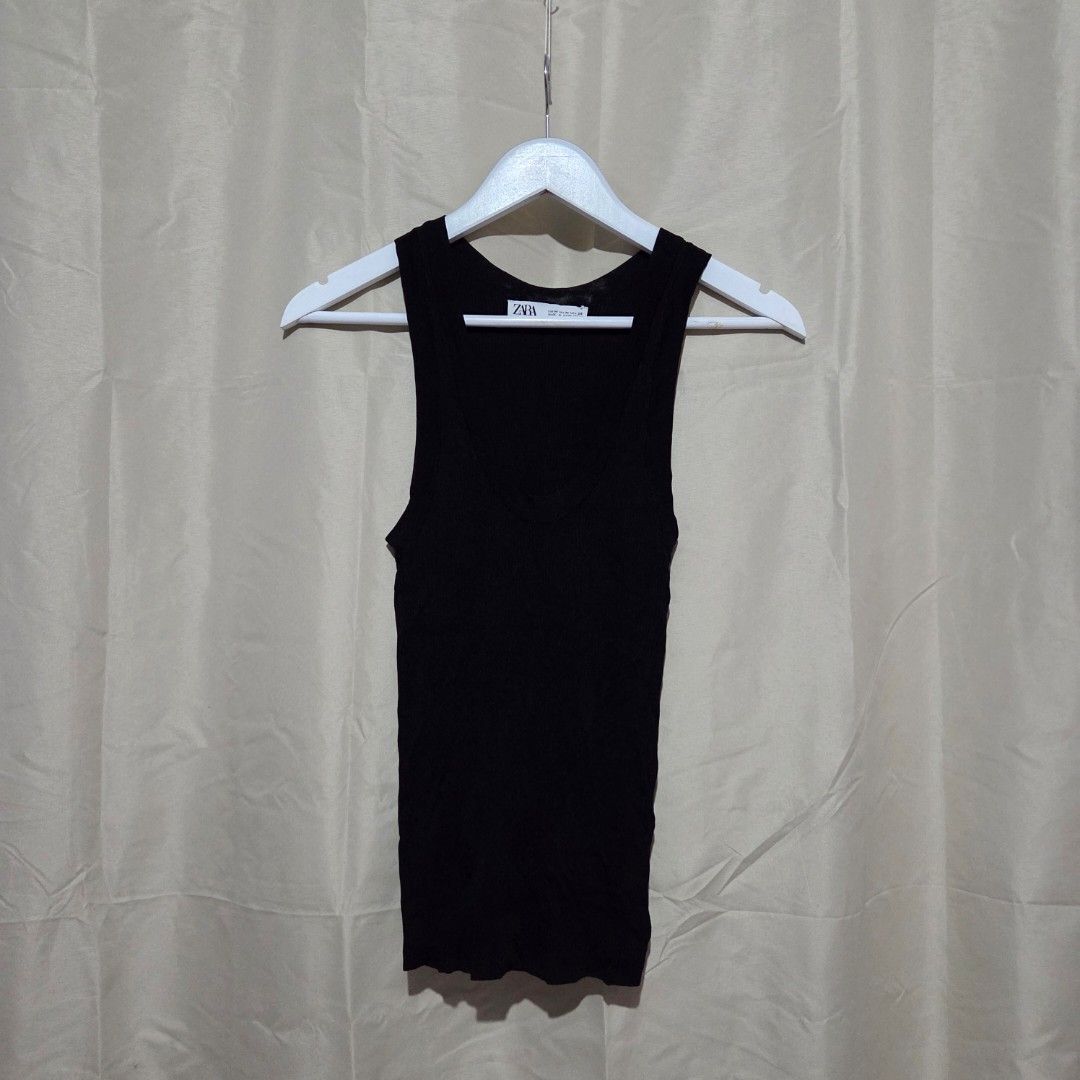 ZARA KNIT (Category: Sleeveless) located in Santiago. Submitted by fromboxes (Listing ID 1462265357, Image 1). Description: Like new Ships thru J&T Isabela North Luzon Shipping Nationwide No rush shipping 😊😊.