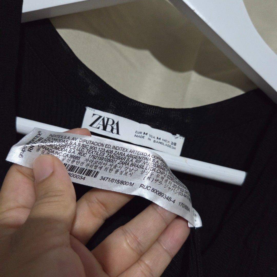 ZARA KNIT (Category: Sleeveless) located in Santiago. Submitted by fromboxes (Listing ID 1462265357, Image 2). Description: Like new Ships thru J&T Isabela North Luzon Shipping Nationwide No rush shipping 😊😊.
