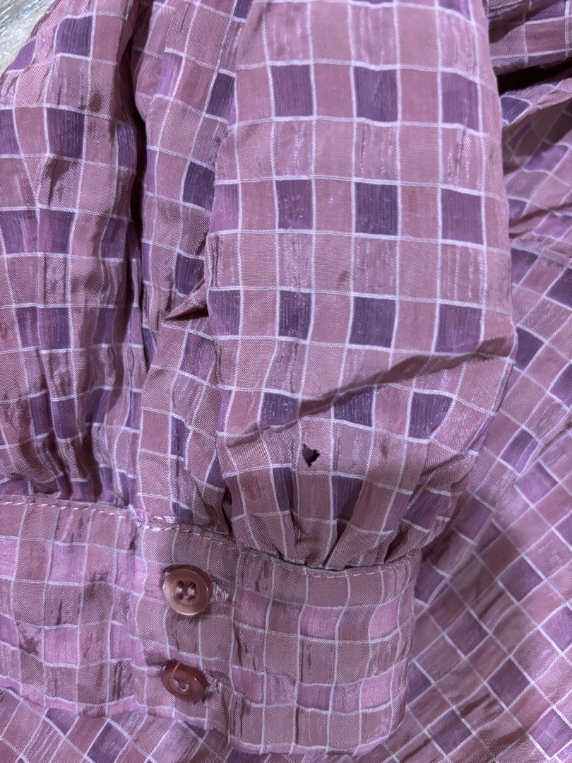 zara puff sleeves (Category: Blouses) located in Paranaque City. Submitted by frantootsky (Listing ID 1462350298, Image 3). Description: zara see thru puffed sleeve with minimal flaws, not obvious..