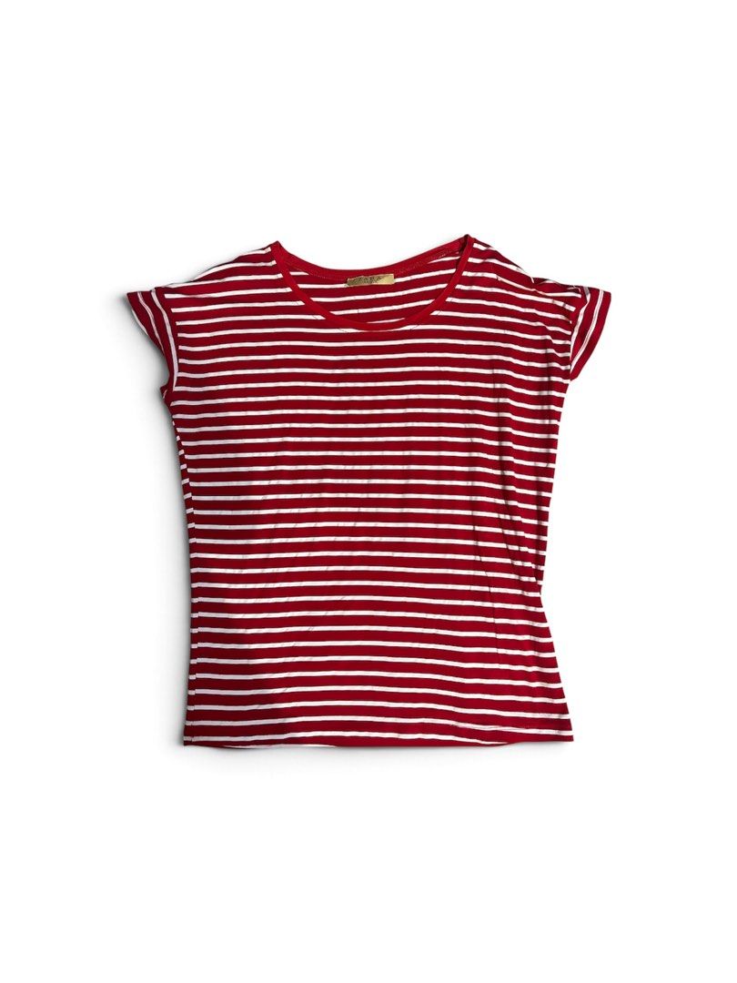 Zara Striped T-shirt (Category: Shirts) located in Valenzuela. Submitted by _tann17 (Listing ID 1462386902, Image 1). Description: - Classic red and white stripes - Brand: Zara - Style: Short sleeve t-shirt - Features: Rolled cuffs - Comfort: Comfortable and casual - Versatility: Perfect for everyday wear, pairs easily with jeans or shorts.