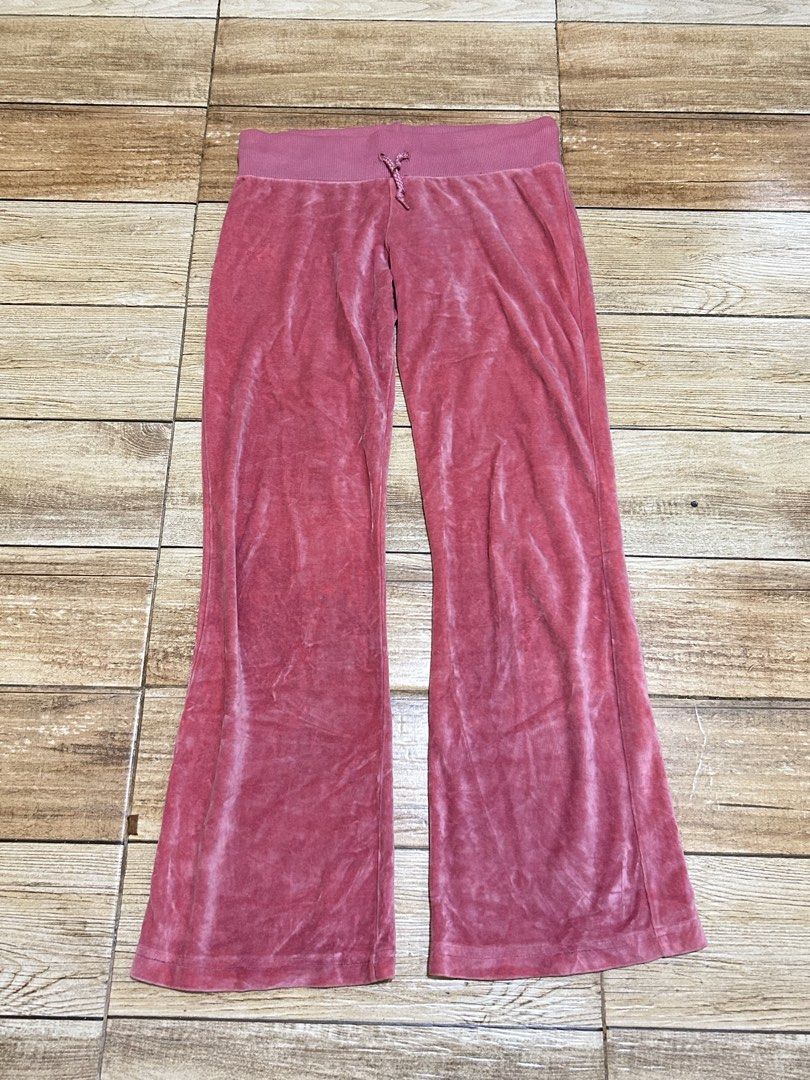 ZARA TRF Pink Velour Flare Pants (Category: Other Bottoms) located in Rizal. Submitted by lune.reissells (Listing ID 1462409692, Image 1). Description: w: 29-31 get nyo naaa .
