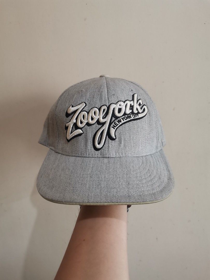 Zoo York fitted (Category: Caps & Hats) located in Davao. Submitted by marcio17 (Listing ID 1462281251, Image 1). Description: Good condition 8 color rate Issue : minor stains and sign of usaged 400 freeshipping only.