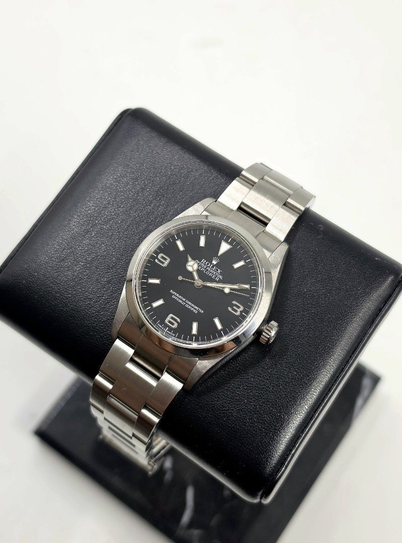 '04 Rolex Explorer 36 Complete Set (Category: Luxury Watches) located in Makati City. Submitted by jracastelar (Listing ID 1462524797, Image 1). Description: Rolex Explorer 1 36mm 114270 2004 Complete Set + Watchaholic Authentication 9.5/10 418,500.