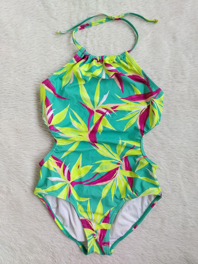 (10-13) OLD NAVY (Category: Babies & Kids Fashion) located in Paranaque City. Submitted by closetbykimkirsten (Listing ID 1462541077, Image 1). Description: 🎀Like New🎀 ✨Brand: OLD NAVY ⚡Nonpad 🪷Size: 10-12yrs old 💸Price: P180 (Non Negotiable) ♦️All Items are PRELOVED in good condition. ♦️Please do manage your expectations. ♦️WASH before USE ♦️BUY at your own RISK 🔥NO RETURN NO EXCHANGE POLICY🔥 ⛔BOGUS BUYER/JOY RESERVER will be posted in eve