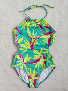 (Category: ) located in . Submitted by closetbykimkirsten (Listing ID 1462541077, Image 1). Description: .