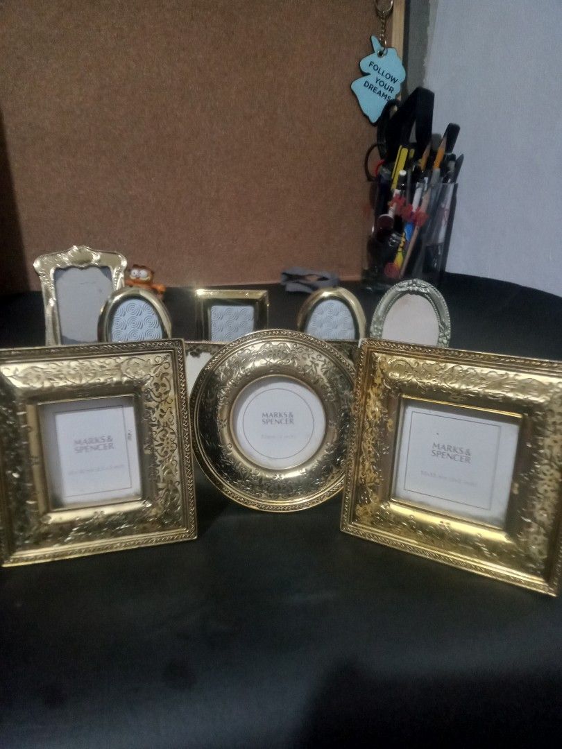 12 pcs Picture frames (Category: Frames & Pictures) located in Makati City. Submitted by pardsroman (Listing ID 1462611257, Image 2). Description: MOP via BPI or gcash payment first before delivery. items are as is where is. no return no exchange. shipping at buyers expense.