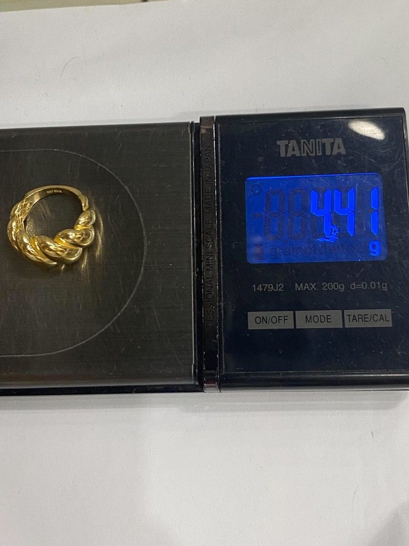 18k Saudi gold ladies ring (Category: Rings) located in Manila. Submitted by bhelgoldseller2ndaccount (Listing ID 1462674581, Image 2). Description: New!!✨New!!✨New!! Authentic 18k Saudi Golds 💯pawnable/naisasanla 💯with high appraisal rate 💯good investment 💯Direct supplier price 👉OPEN for resellers 🌺please take time to evaluate their actual sizes and grams 👉Best panggift for all occasions ✅ Sold per grams not per piece Kya lowest price ✅Wi