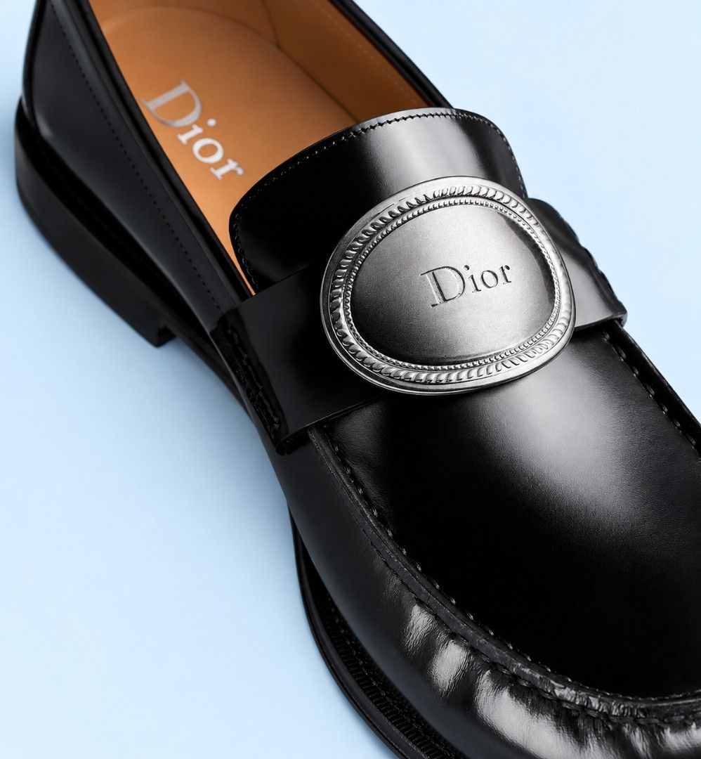 21% OFF : DIOR Médaillon Loafer (Category: Sneakers & Footwear) located in Quezon City. Submitted by teleh.reyes (Listing ID 1462453712, Image 3). Description: - Authentic and brand new - Pre-order from an outlet in Italy - Retail price : P 89,000.00.