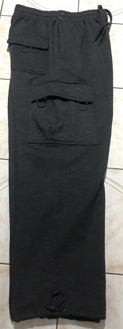 21 pro USA BAGGY CARGO SWEAT PANTS (Category: Activewear) located in Manila. Submitted by avecillaa57811 (Listing ID 1462567930, Image 2). Description: ❗️medium ❗️L - 41 ❗️heavy weight ❗️baggier compaired to medium of pro club.