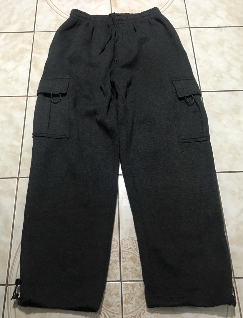 21 pro USA BAGGY CARGO SWEAT PANTS (Category: Activewear) located in Manila. Submitted by avecillaa57811 (Listing ID 1462567930, Image 3). Description: ❗️medium ❗️L - 41 ❗️heavy weight ❗️baggier compaired to medium of pro club.