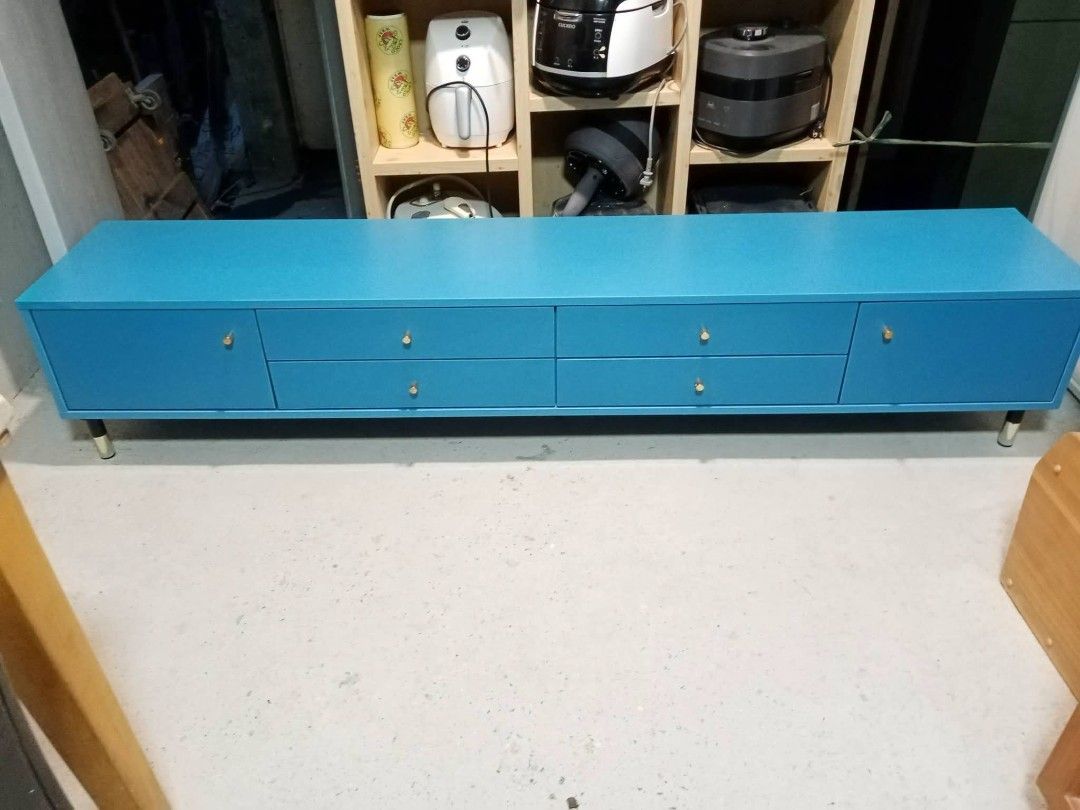 2 Door and 4 Drawer Long TV Rack (Category: TV Consoles) located in Manila. Submitted by lynsantosmarcos (Listing ID 1462638838, Image 1). Description: 2 Door and 4 Drawer Long TV Rack Size: 210 x 40 x 42cm Height Guaranteed in Good Condition No issue Ready to Use ganda pa neto.