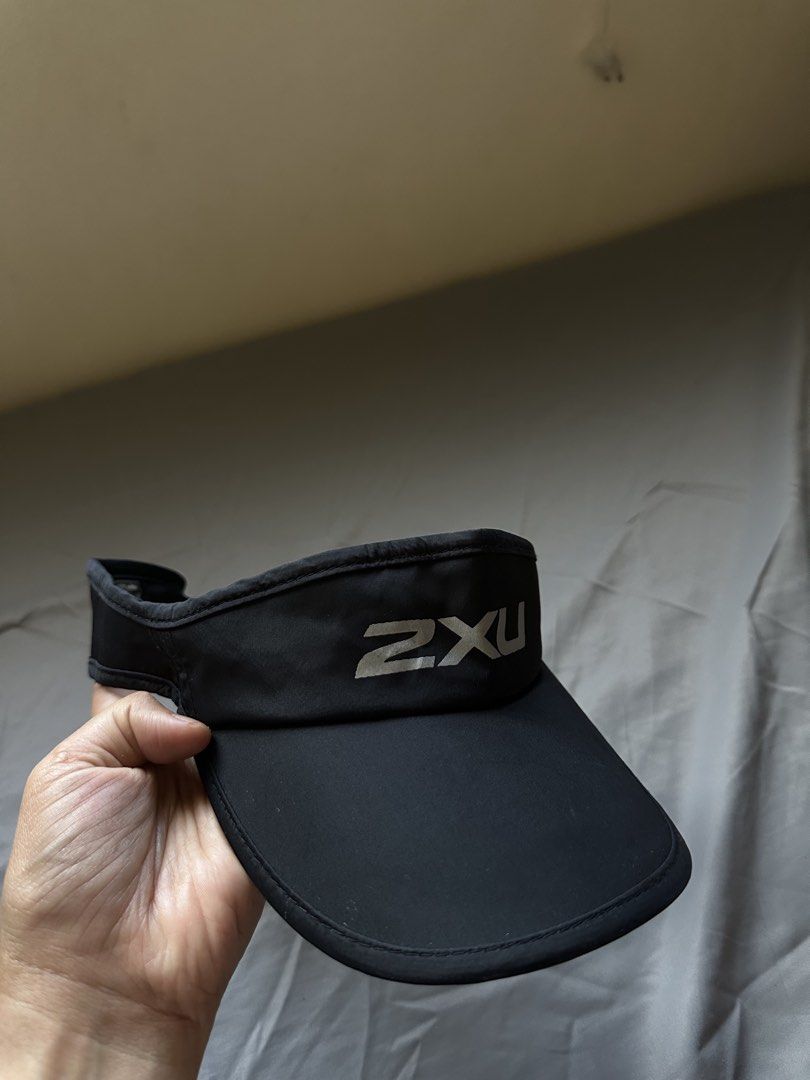 2XU Black Sports Visor (Category: Hats & Beanies) located in Rosales. Submitted by dariang22 (Listing ID 1462449351, Image 1). Description: - 2XU Black Sports Visor - Ideal for running & outdoor activities - Adjustable strap for a comfortable fit - Lightweight and breathable material - Protects from the sun on sunny days.