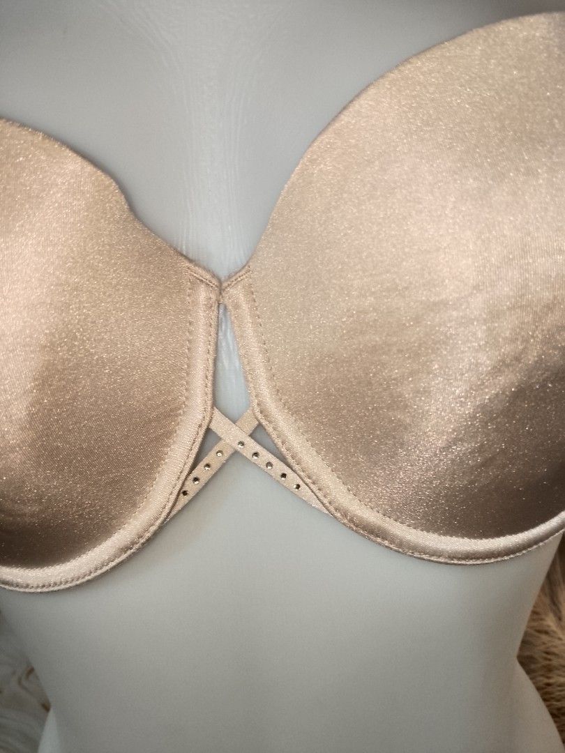 36d LA SENZA lightly padded Nude Underwire Bra (Category: Undergarments & Loungewear) located in Manila. Submitted by truecrystal-1407 (Listing ID 1462526028, Image 2). Description: - Comfortable nude bra - soft Padded cups for shaping - Underwire for support - Adjustable straps - Classic, simple design - Smooth fabric - Ideal for everyday wear.