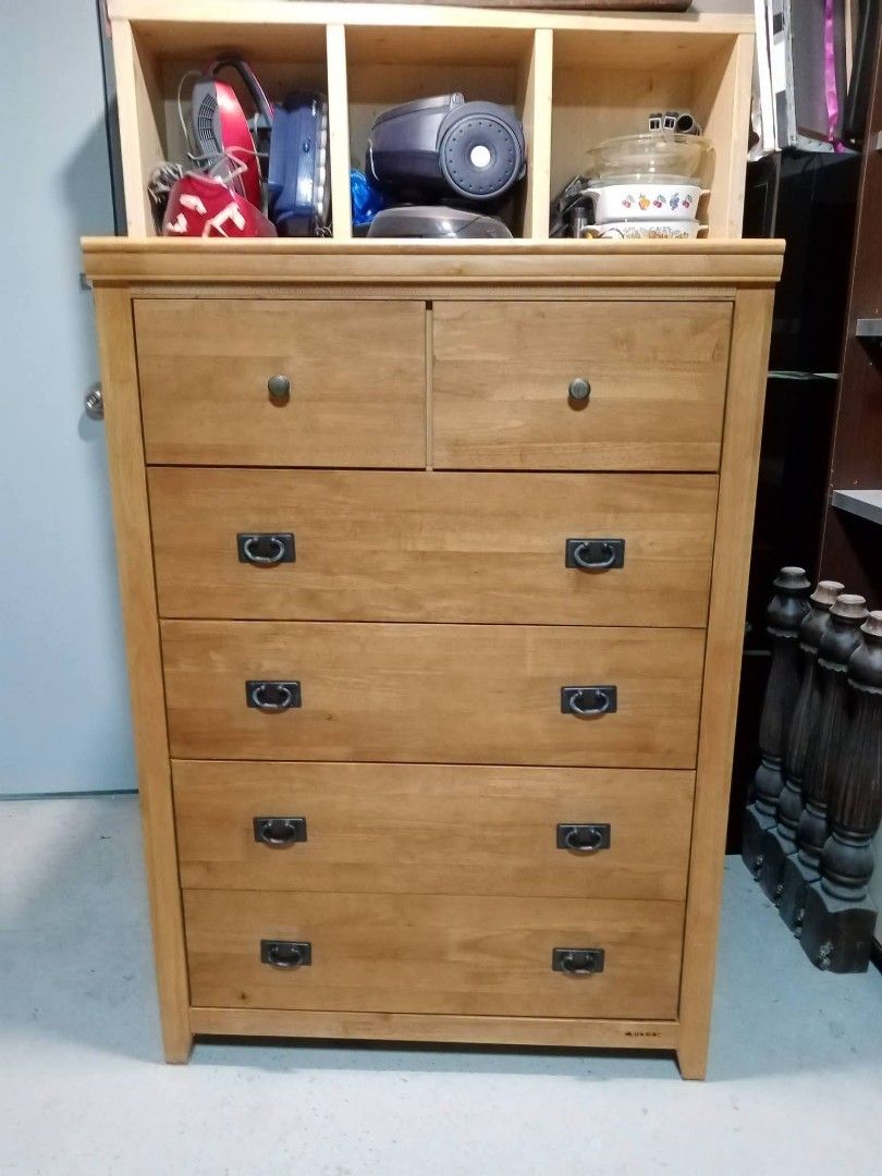 6 Drawer Solid Wood Chest Dresser (Category: Other Home Furniture) located in Manila. Submitted by lynsantosmarcos (Listing ID 1462635964, Image 1). Description: 6 Drawer Solid Wood Chest Dresser Size: 90 x 50 x 131cm Height Guaranteed Solid Wood 💪👍 Guaranteed in Good Condition Ready to Use.