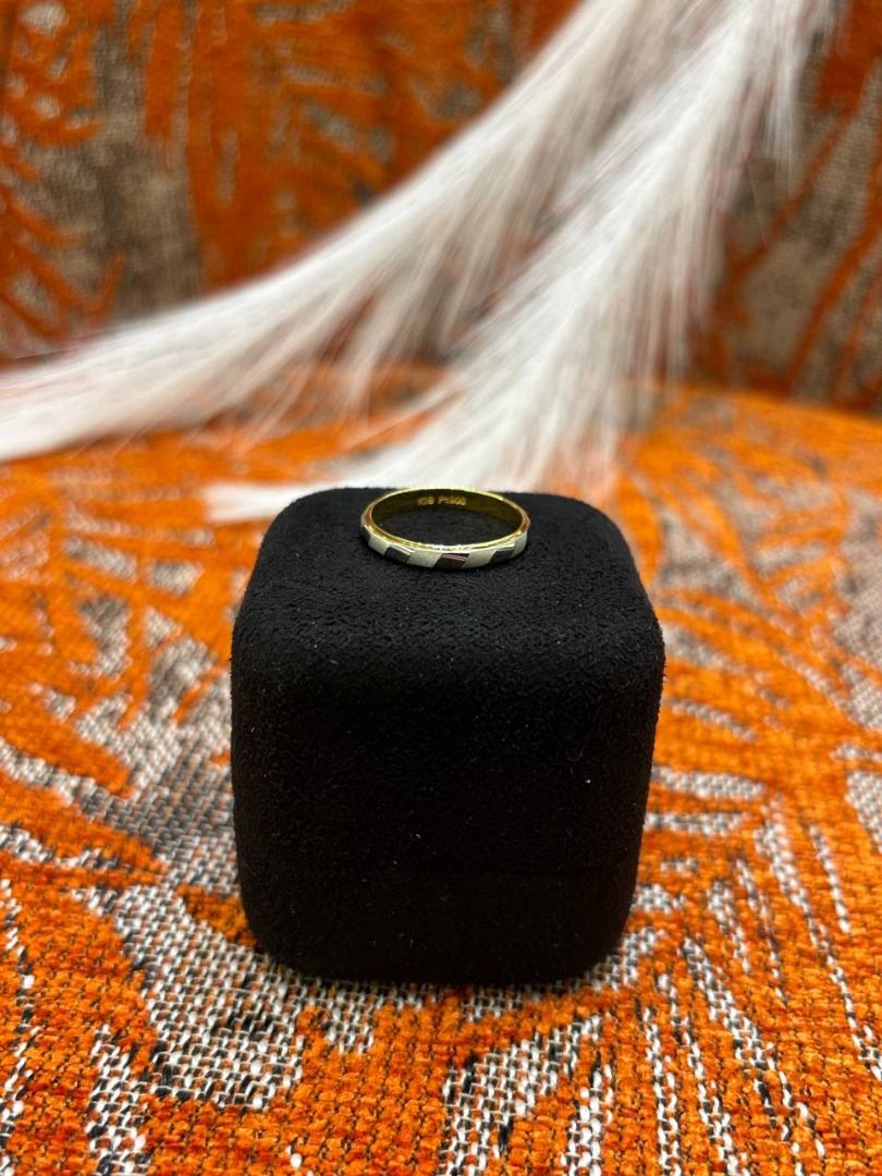 900 PLATINUM RING (EC001117PTR) (Category: Accessories) located in Kuala Lumpur. Submitted by shameclaira (Listing ID 1462484516, Image 3). Description: 900 PLATINUM RING (EC001117PTR) 🧜‍♀️RM: 2,000.00 🧜‍♀️STYLE: RING 🧜‍♀️WEIGHT: 3.22GM 🧜‍♀️SIZE: 19HK 🧜‍♀️METAL TYPE: 750 🧜‍♀️GENDER: UNISEX 🧜‍♀️CONDITION: 9/10 🧜‍♀️WHAT'S IN THE PACKAGE: ECLAIRA OFFICIAL RECEIPT, PAPER BAG X1, JEWELLERY BOX X1 📞 Contact Us via: https://wapp.my/601155555822