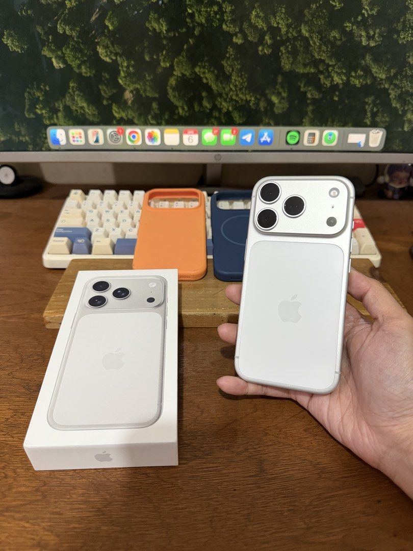 91% BH - iPhone 17 Pro 1TB / 1 Terabyte Smartlocked Silver FIXED PRICE COMPLETE PACKAGE (Category: iPhone 17 Series) located in Manila. Submitted by razelysonn (Listing ID 1462651409, Image 1). Description: FIXED PRICE NON NEGOTIABLE SMARTLOCKED, SMARTLOCKED IPhone 17 Pro - 1 terabyte - Smartlocked (Local Variant) - Silver - 91% Battery health - 284 CC - Under warranty until Feb 2027 NO ISSUE UNLI CHECK UNLI RESET inclusions: Original Box & Unit 