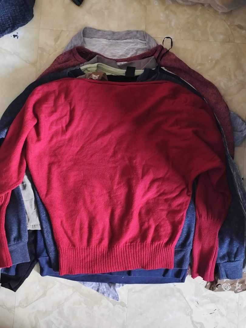 9 PCS SWEATER, CARDIGANS, JACKET, LONG SLEEVES TOP (Category: Longsleeves) located in Manila. Submitted by allaincecb (Listing ID 1462457034, Image 1). Description: preloved and brand new.