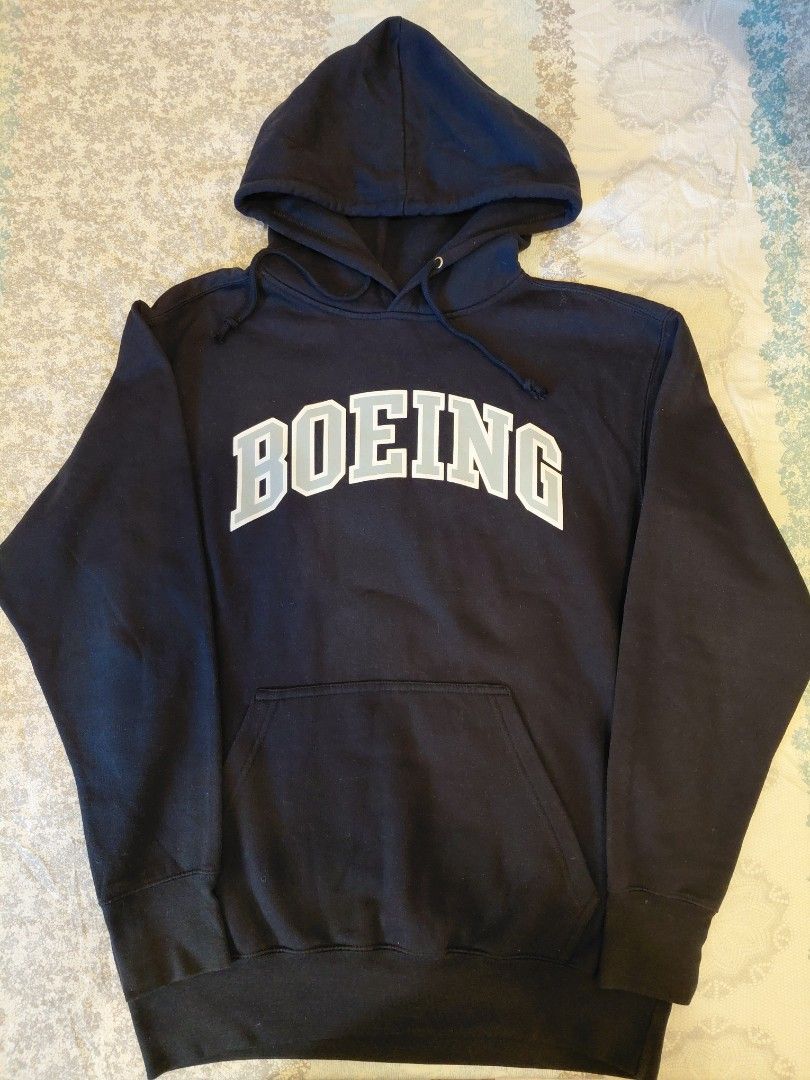 黑色 Boeing 衛衣 （分類：衛衣）位於 Hong Kong。 由 yauyuenyan 提交（商品編號 1462624090，圖片 1）。簡介： 黑色Boeing衛衣，9成新。。