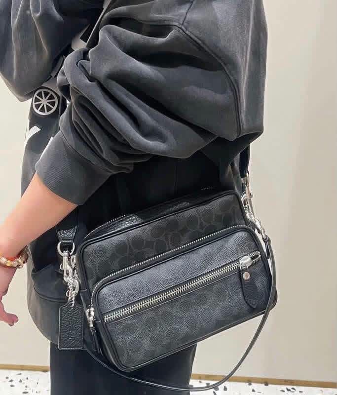 ☘️ Dakota Crossbody Bag (Category: Sling Bags) located in Manila. Submitted by vera.prudence (Listing ID 1462601779, Image 1). Description: ☘️ Dakota Crossbody Bag 24cm (L) x 17.5cm (H) x 7.5cm (W) P2,300 Actual Photo Plus SF.