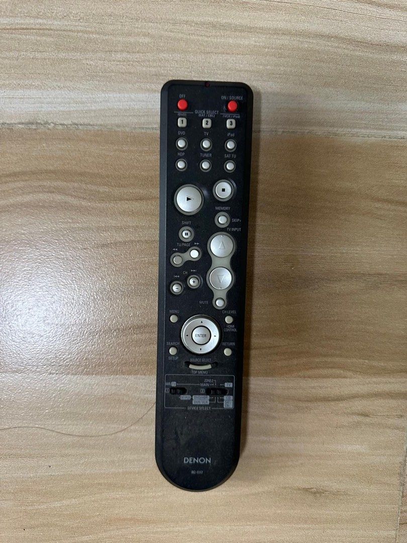 代友放售 DENON AVR-1910 7.1聲道 高清影音擴音機（100%正常/可試機） （分類：Soundbar、揚聲器、藍牙喇叭、耳擴）位於 Hong Kong。 由 kakiostation 提交（商品編號 1462548160，圖片 2）。簡介： 【商品描述】 代朋友放售 DENON AVR-1910 7.1聲道 AV Receiver。 【機身狀態與配件】 運作狀況：100% 正常操作 外觀新舊：約 8-9 成新 配件規格：配件如圖所示，連原廠遙控器（RC-1117） 狀況說明：機身正面左上角（Source Select 旋鈕）少了一粒塑膠按鈕/旋鈕蓋，完全不影響功能運作，已反映於售價。 【官方主要規格與特色】 聲道數：7.1 聲道環繞音效 輸出功率：每聲道 125W (6 Ω, DIN) 高清解碼：支援 Dolby TrueHD、DTS-HD Master Audio 等主流高清環繞音效解碼 HDMI 接口：4 入 1 出（支援 HDMI 1.3a、Deep Color、A