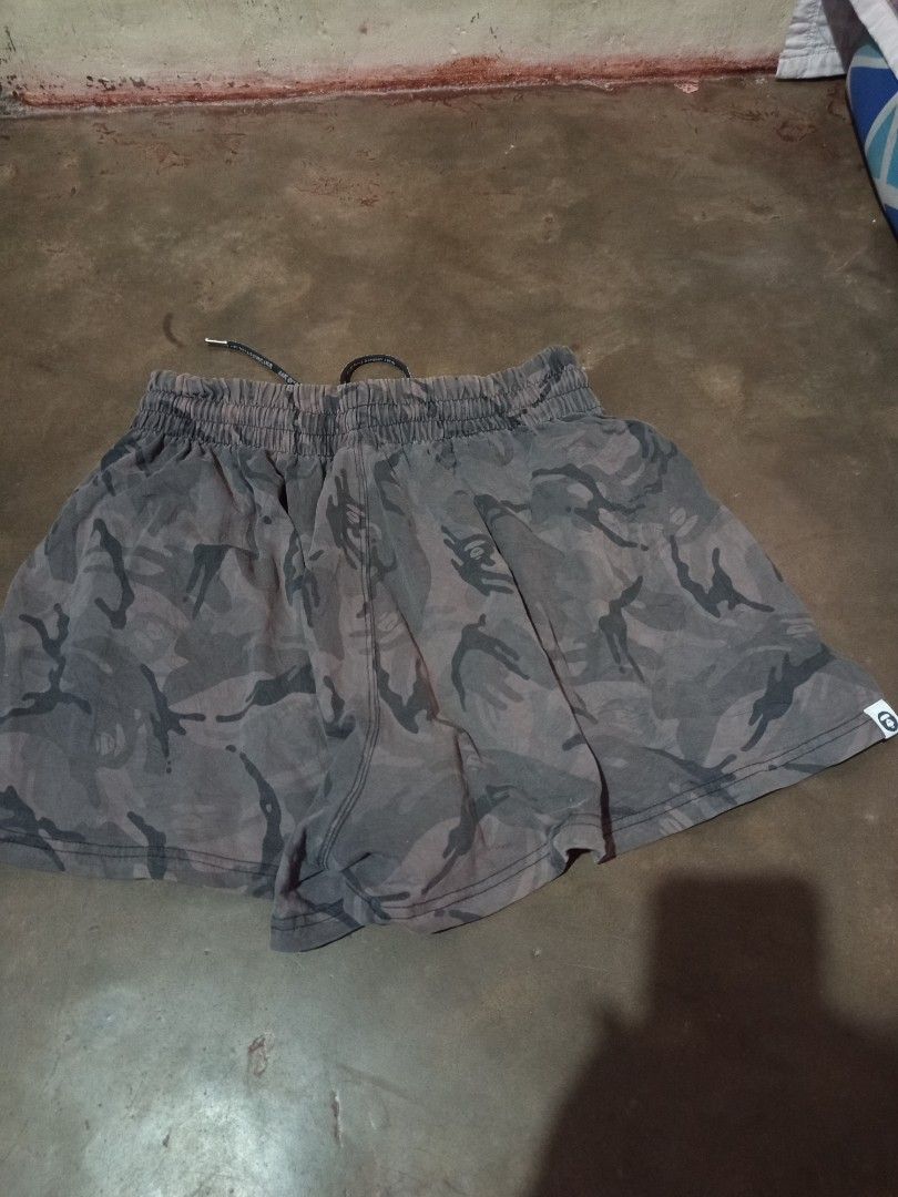 Aape shorts women (Category: Shorts) located in Ligao. Submitted by john_thrift (Listing ID 1462440204, Image 2). Description: aape women shorts size: XS dimes:15x14(strechable waist authentic 350shipped. nego.