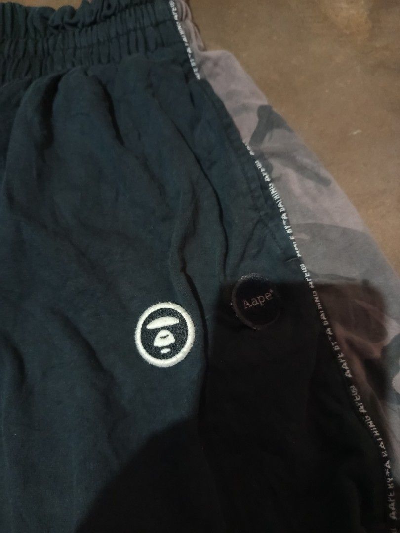 Aape shorts women (Category: Shorts) located in Ligao. Submitted by john_thrift (Listing ID 1462440204, Image 3). Description: aape women shorts size: XS dimes:15x14(strechable waist authentic 350shipped. nego.