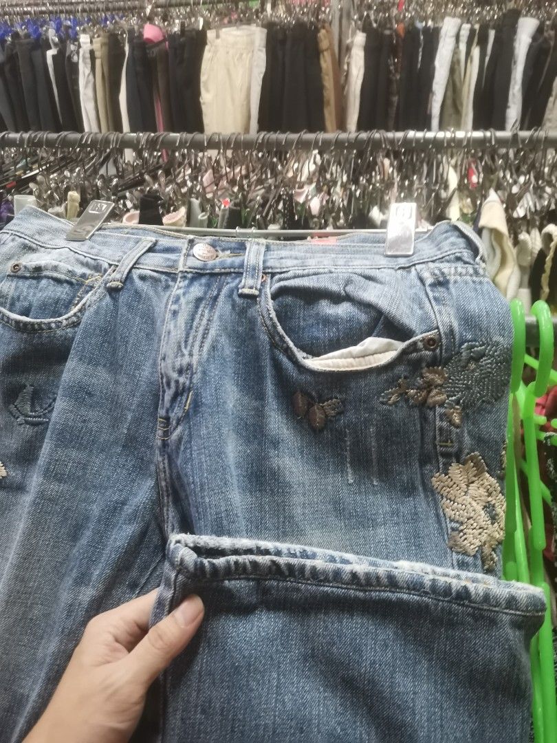 Abercrombie jeans (Category: Jeans) located in Manila. Submitted by mrpalkups666 (Listing ID 1462465407, Image 3). Description: .