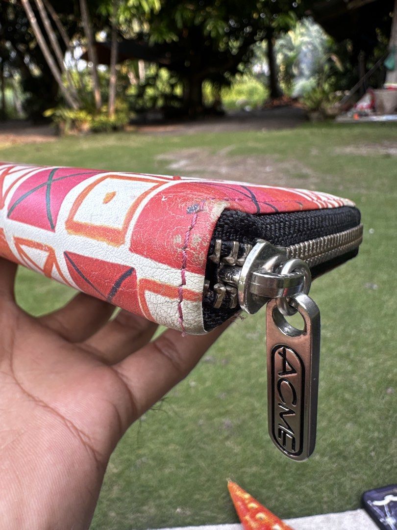 ACME Studios Crosspatch Wallet Organizer w Zipper by Charles & Ray Eames (LE07WOZ) (Category: Wallets & Card holders) located in Tacurong. Submitted by locationtacurongcitymindanao (Listing ID 1462572121, Image 3). Description: ACME Studios Crosspatch Wallet Organizer w Zipper by Charles & Ray Eames Location Tacurong City Mindanao See photos for issues .