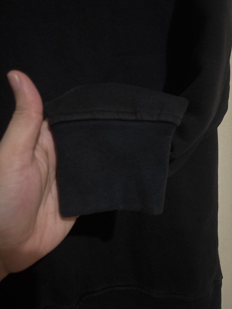 Acne Studios Flogho Crewneck (Category: Coats, Jackets and Outerwear) located in Muntinlupa City. Submitted by owrayttttt (Listing ID 1462571745, Image 2). Description: - Acne Studios Flogho Crewneck - Dimes is 22x28 - Heavy cloth - Needs to be washed - Complete tags - Free shipping via j&t.