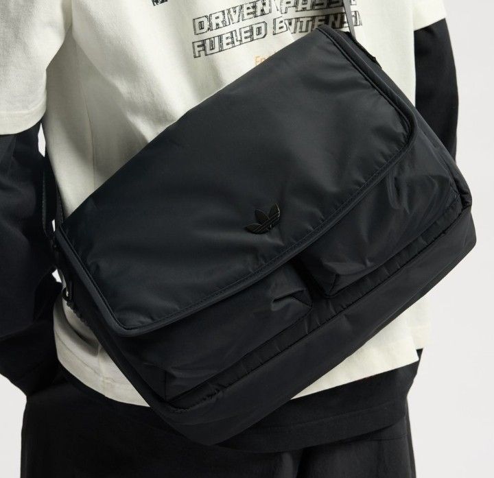 Adi trefoil cloud (Category: Luxury Bags & Wallets) located in Manila. Submitted by avenuefinds (Listing ID 1462528312, Image 1). Description: ☁️✨ ADIDAS ADI TREFOIL CLOUD BAG — ₱1,199 ONLY! ✨☁️ That effortless clean + sporty aesthetic you’ve been looking for! 😍 🤍 Cream | 🖤 Black | 🩶 Gray 👜 Can be worn as SHOULDER or SLING BAG ✨ Stylish • Versatile • Everyday-ready Perfect for errands, travel, coffee dates, or your everyday OOTD! ✈️🤍 🔥 ₱1,