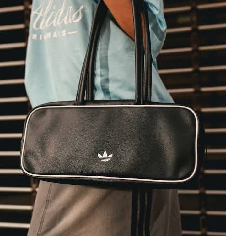Adicolor elongated airliner (Category: Luxury Bags & Wallets) located in Manila. Submitted by avenuefinds (Listing ID 1462526813, Image 2). Description: .