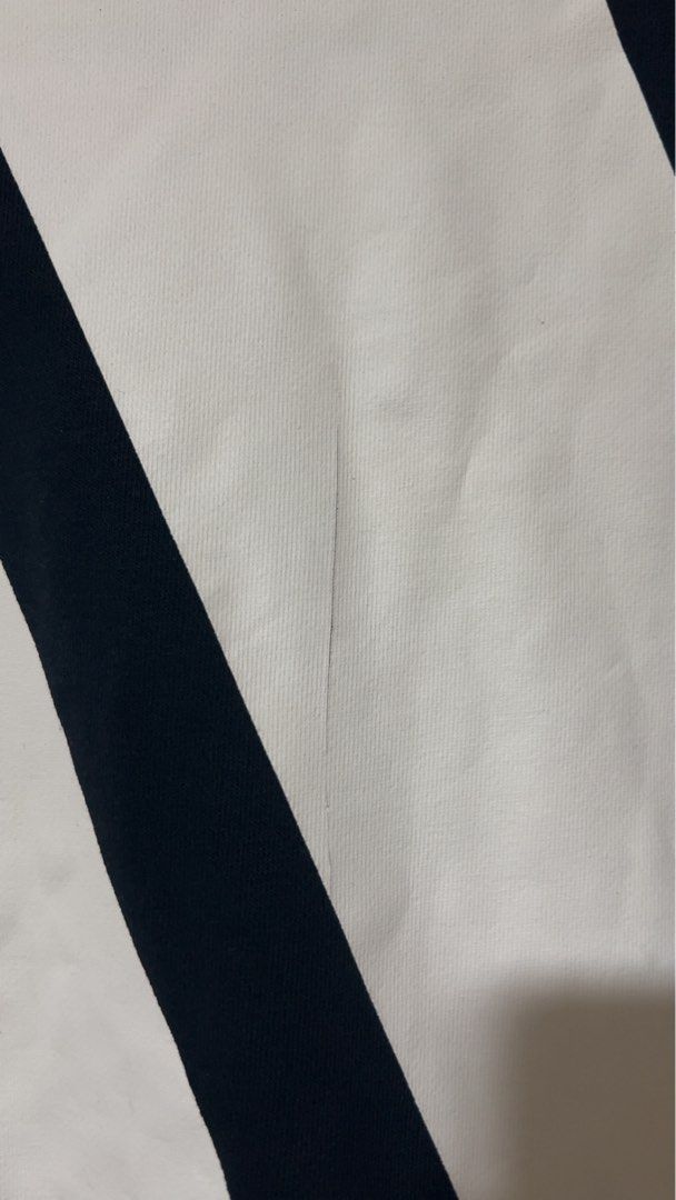 Adidas Big Logo (Category: Coats, Jackets and Outerwear) located in Baguio. Submitted by acefrom2600 (Listing ID 1462646608, Image 2). Description: Very Good Condition Issue, slit sa print XL-XXL Dimes- 24.5 Width 30 Length 💸750 Item is negotiable .