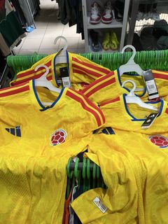 (Category: ) located in . Submitted by collectors_thrift_shop (Listing ID 1462456933, Image 1). Description: .